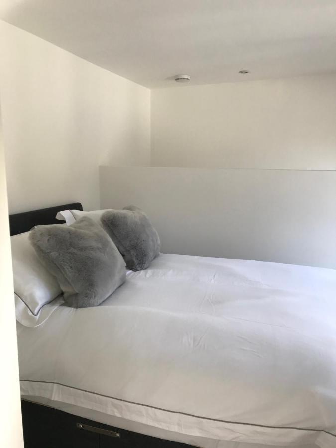 Winnie'S Corner - Self Contained Within The Grounds Of Another Property, In An Idyllic Wooded Setting Carlyon Bay Exterior foto